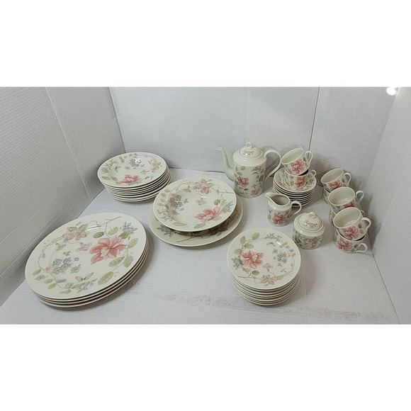 Dinnerware Set Shalimar by Mikasa - 43 Pieces - Picture 1 of 8